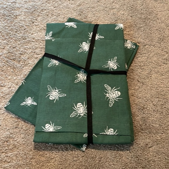 Apron and 2 tea towels set - Picture 2 of 3